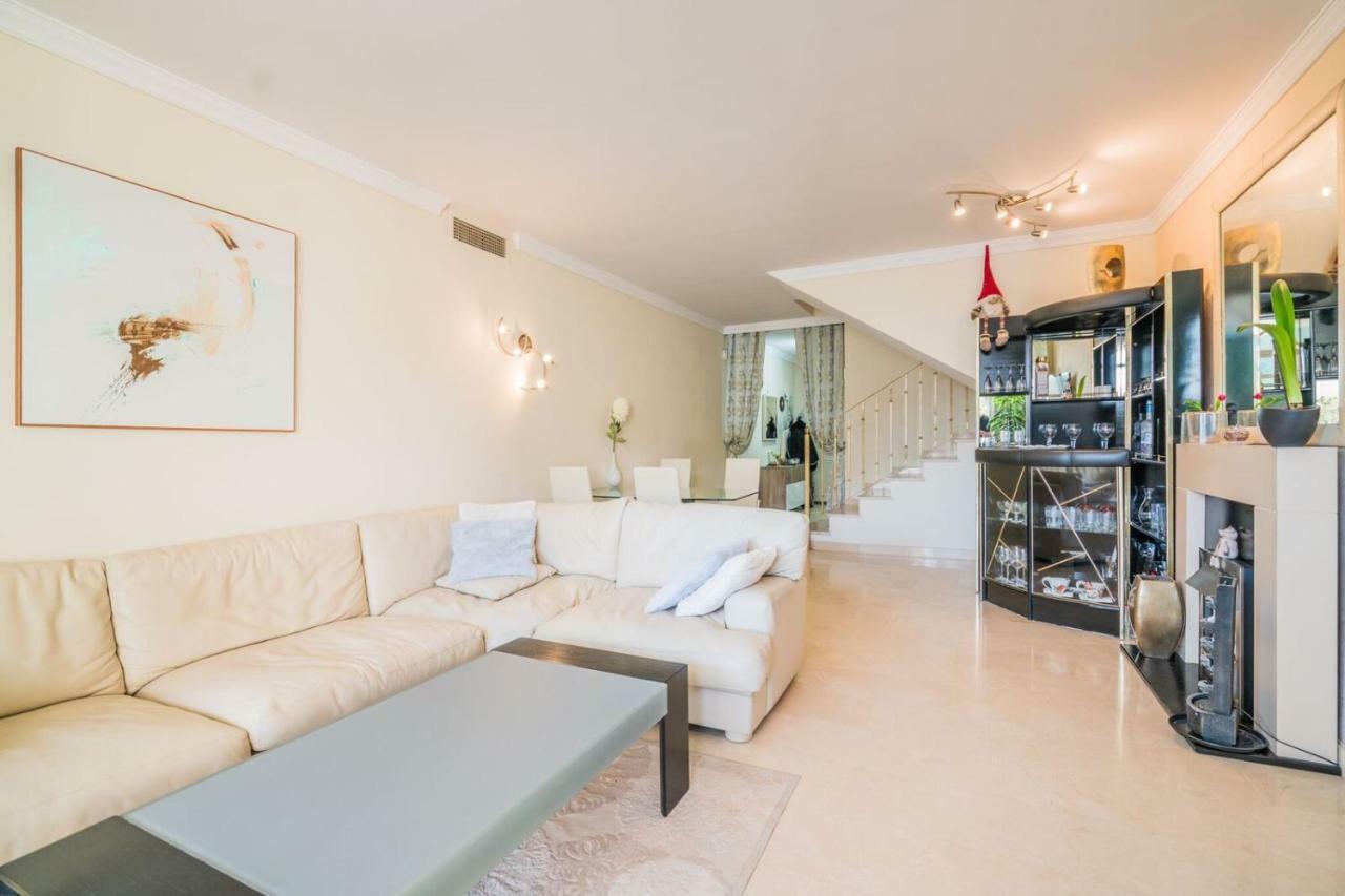 Appartamento Aloha Gardens Townhouse Marbella Esterno foto