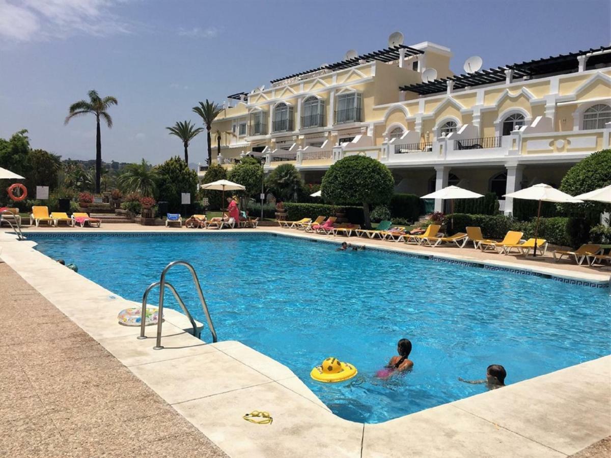 Appartamento Aloha Gardens Townhouse Marbella Esterno foto