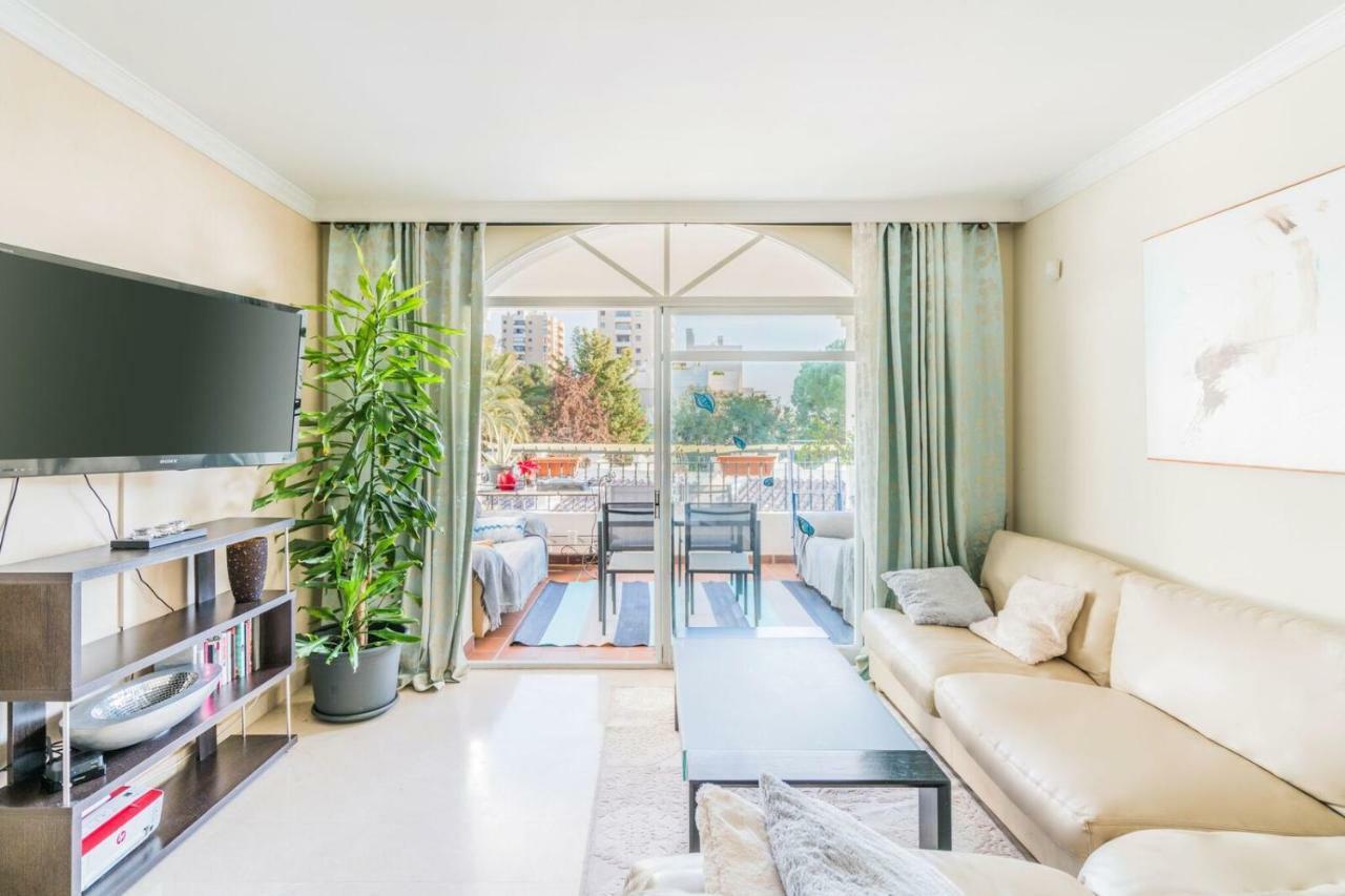 Appartamento Aloha Gardens Townhouse Marbella Esterno foto