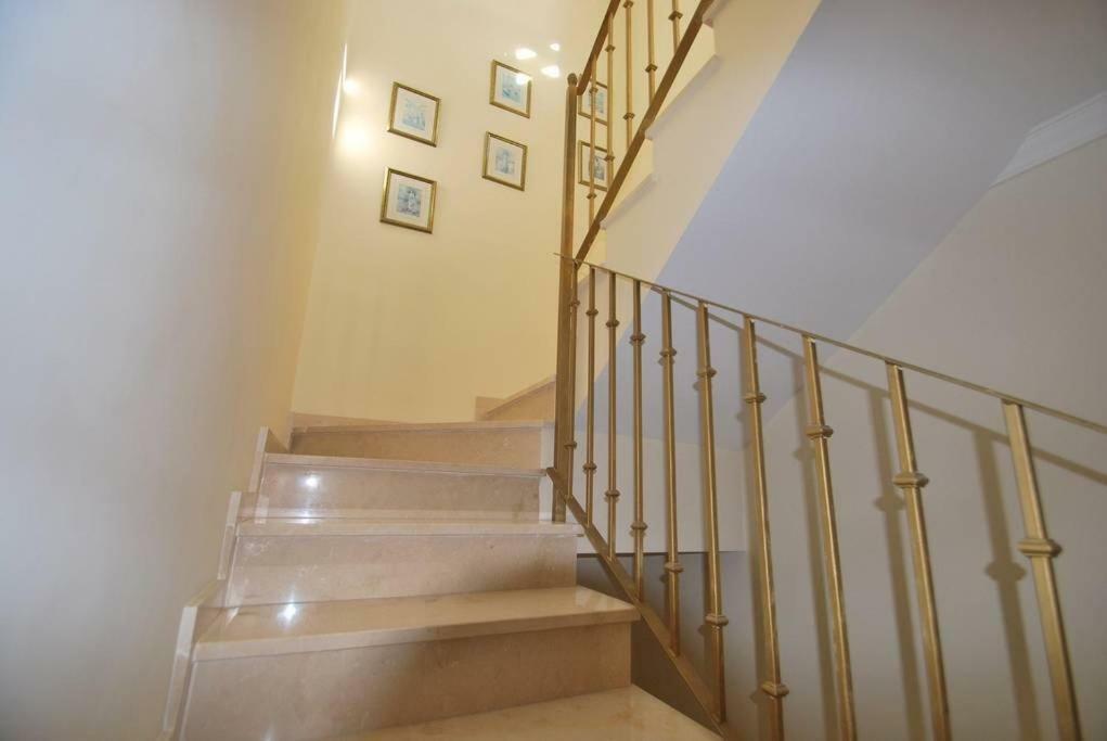 Appartamento Aloha Gardens Townhouse Marbella Esterno foto
